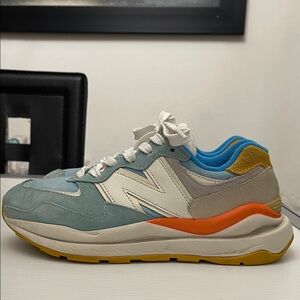 NEW BALANCE 57/40 MULTICOLOR RUNNING SNEAKERS WOMENS SIZE 8.5